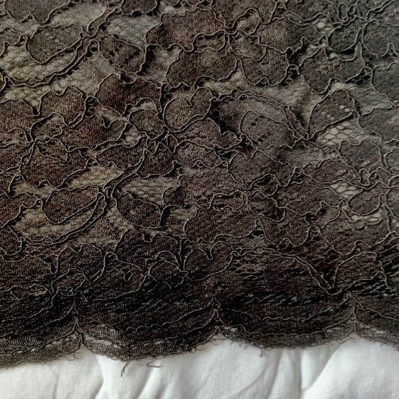 Le chateau black lace pencil skirt - Picture 2 of 3
